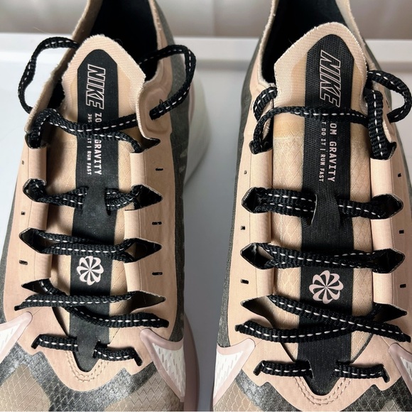 Nike Zoom Gravity Men’s 12 BQ3203-006 Pink Black Running Shoes Lightweight Clean - Picture 3 of 14